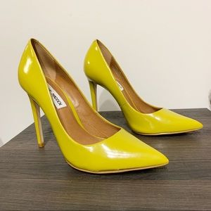Mustard Steve Madden Pumps Size 7M